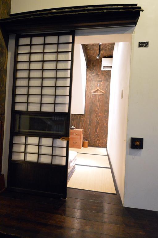 1/3rd Yashiki Gasthuis